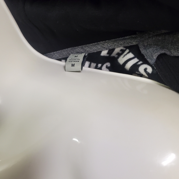 Levi's Men's Hooded Water Resistant Softshell Bomber Jacket size M - Picture 7 of 7